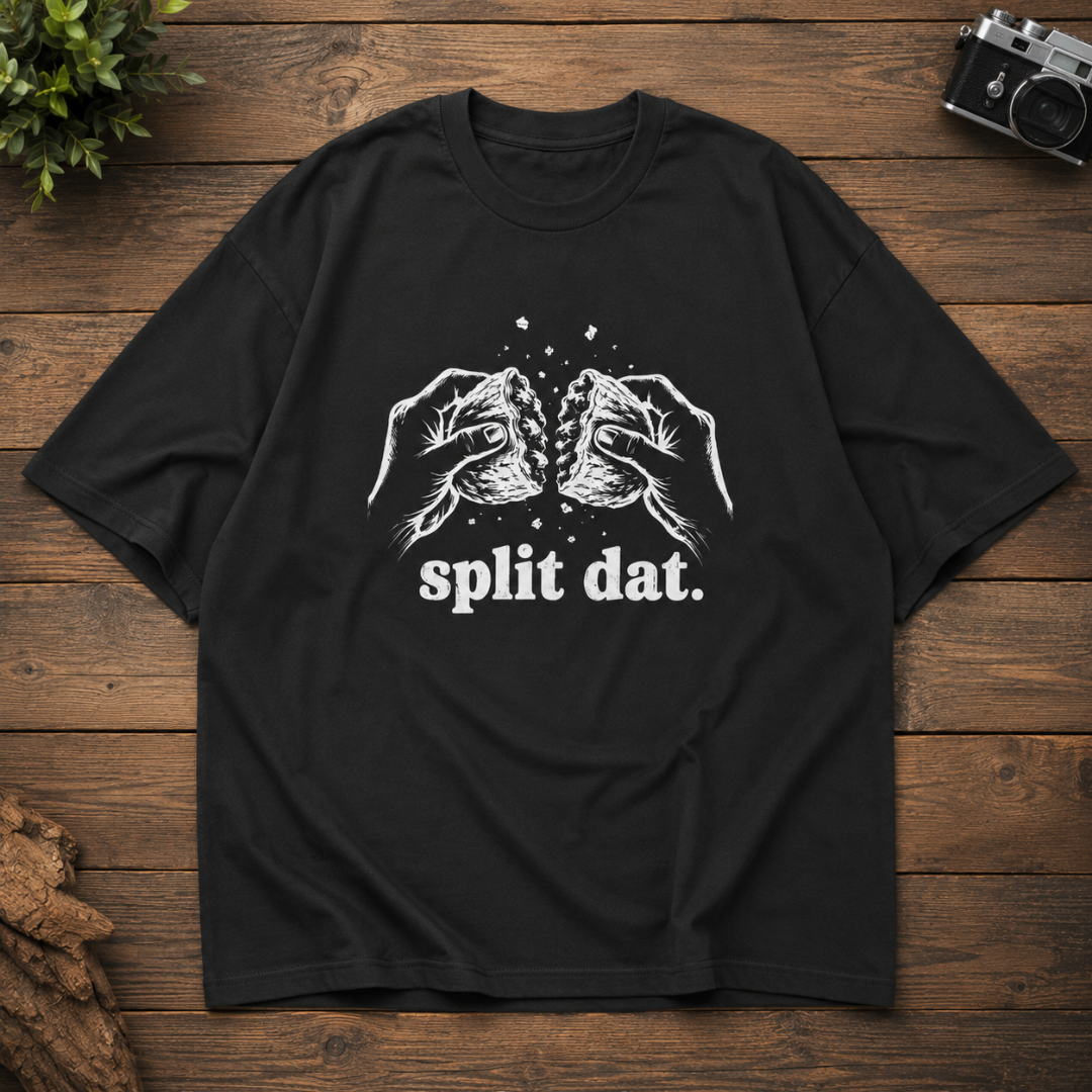 Split Dat. - Oversized Graphic T-Shirt